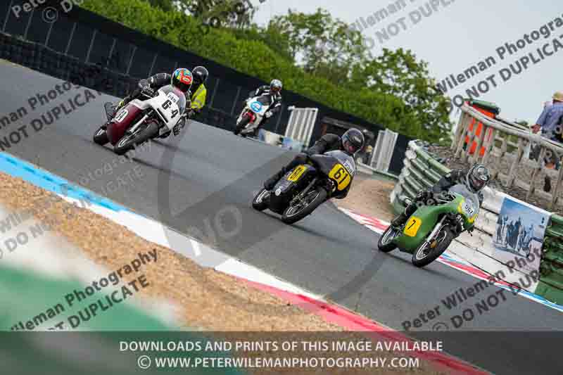 Vintage motorcycle club;eventdigitalimages;mallory park;mallory park trackday photographs;no limits trackdays;peter wileman photography;trackday digital images;trackday photos;vmcc festival 1000 bikes photographs